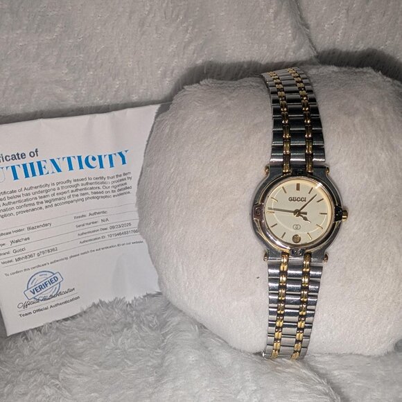 Authentic GUCCI 900L Quartz Two Toned Watch 26.5mm/7in - Picture 2 of 13